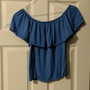 Soft cotton off shoulder top.  XS
